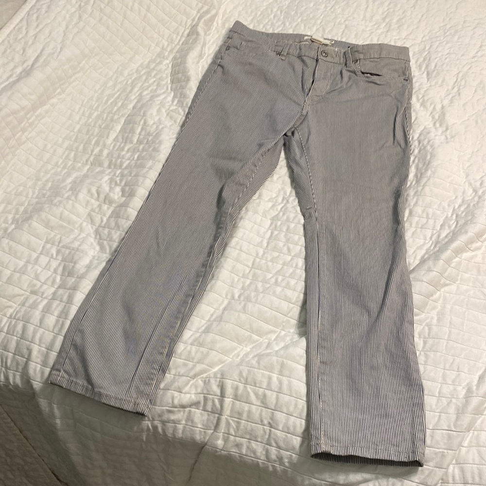 H&M cropped navy and white pants